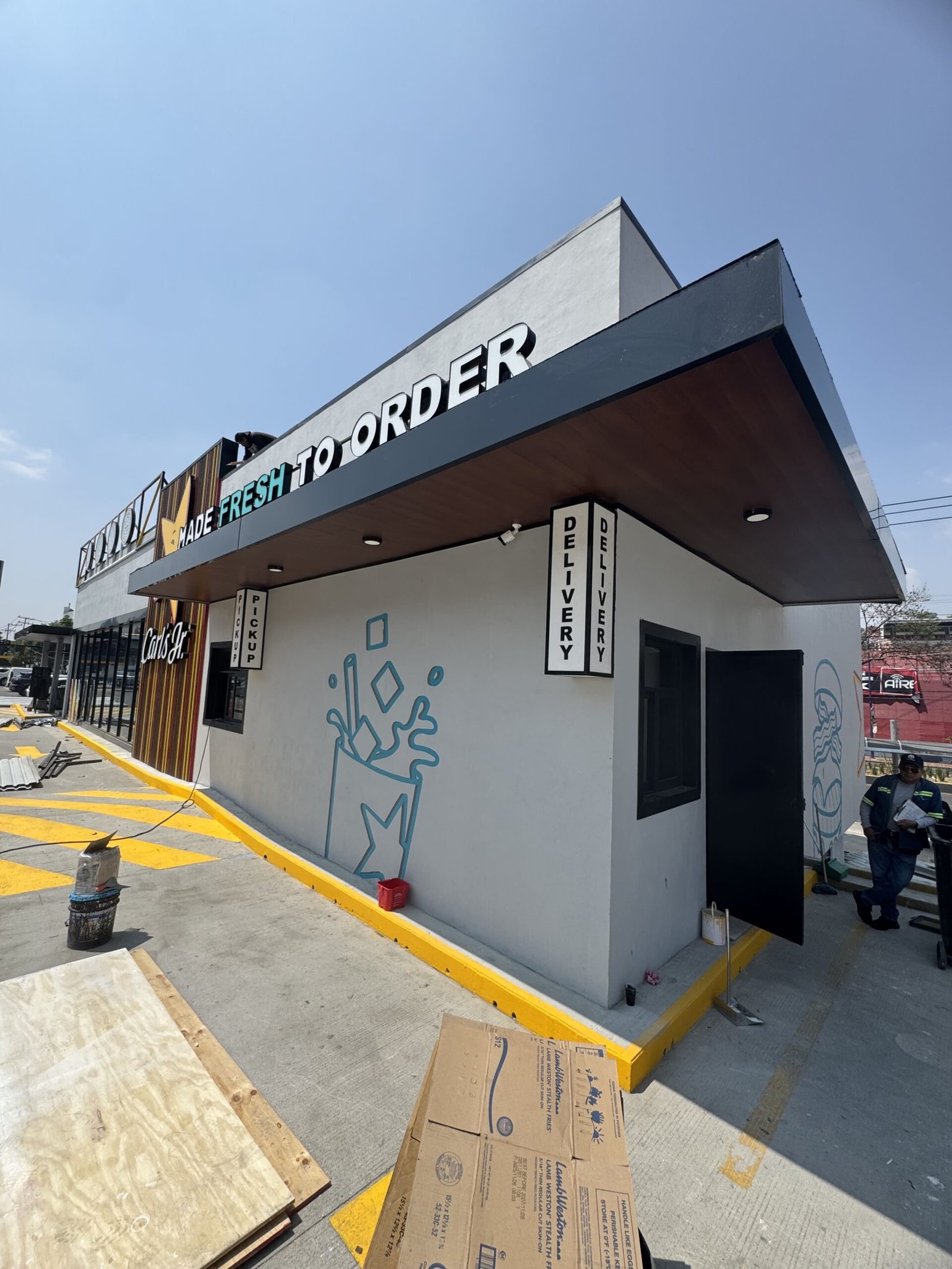 atras_carls_jr_tlaxcala