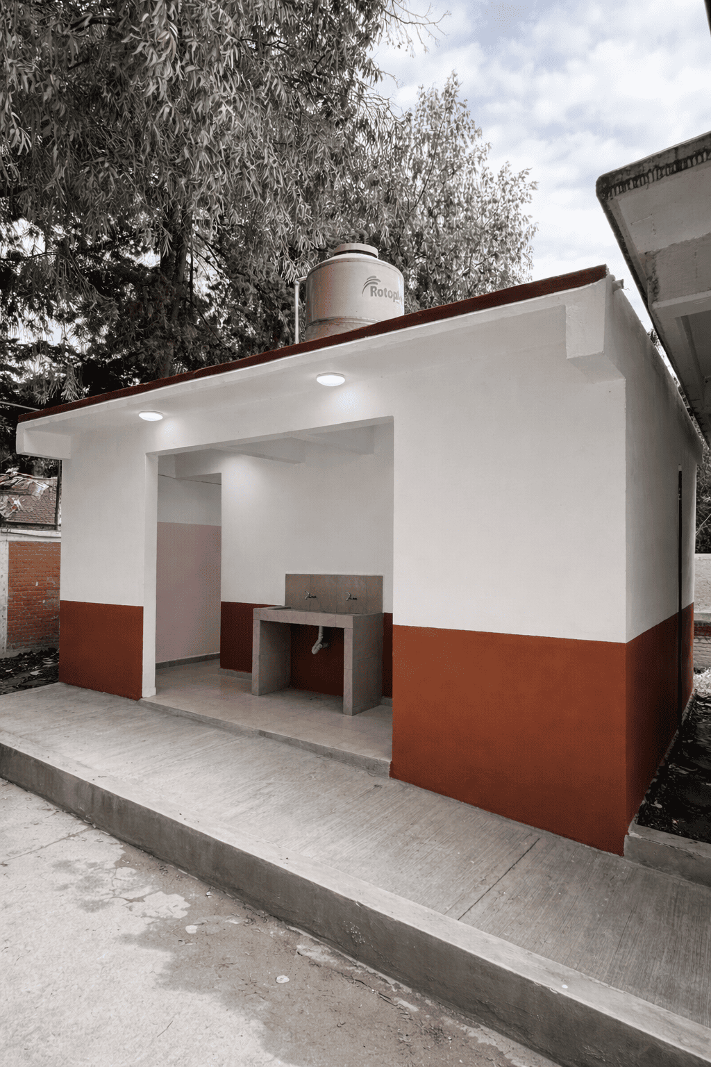 primaria_lazaro_cardenas_baños-atras