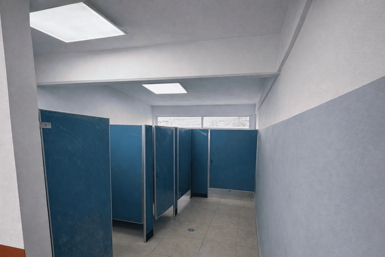 primaria_lazaro_cardenas_puertas_baños_hombres